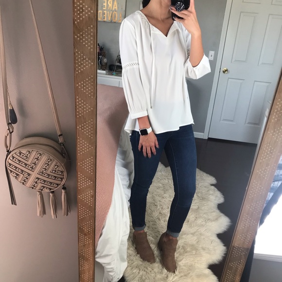 Antilia Femme Tops - NWT Antilia Femme White Peasant Top